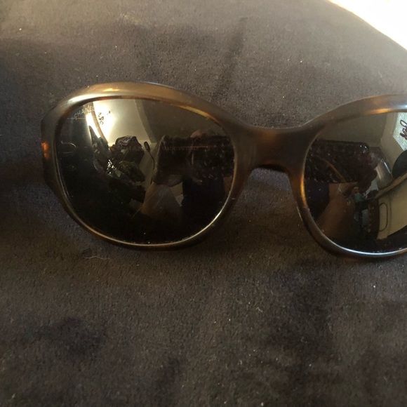 Nwot gorgeous oversized Chanel sunglasses and hard case.  Very Lightly used - Picture 4 of 6